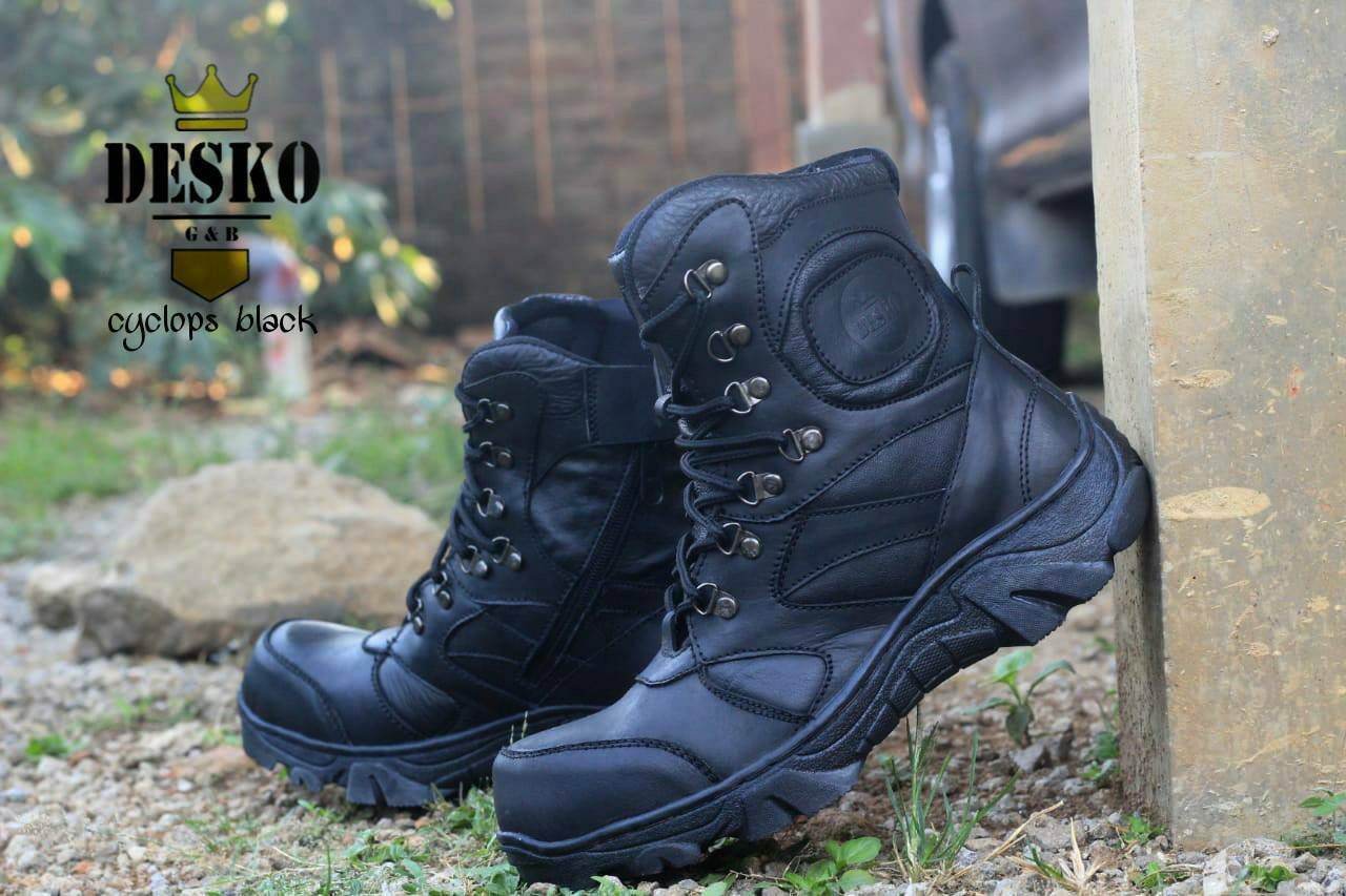 under armour black boots mens