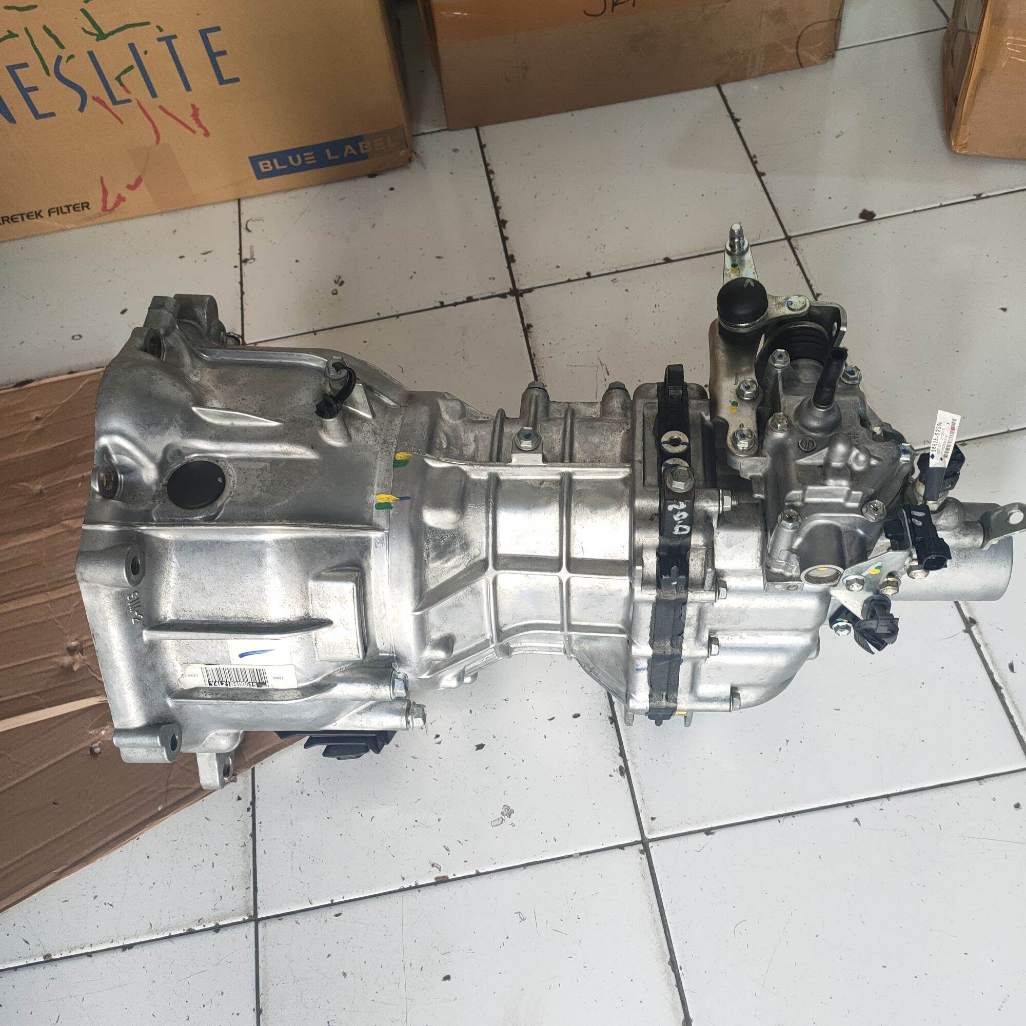 Transmisi Bak persneling gearbox persneling Suzuki new carry ASLI COPOTAN Harga 7,500,000 rupiah*Gratis Ongkir