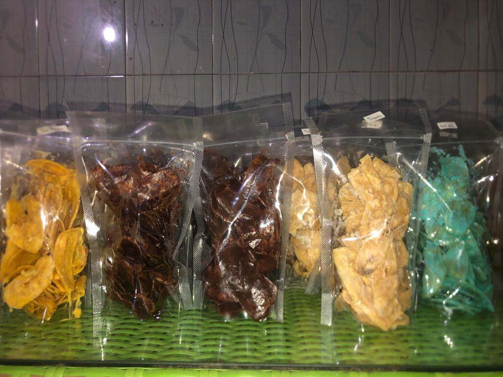 Keripik Pisang Coklat Lumer Parian Rasa Coklat Stoberi Green Te Jeruk