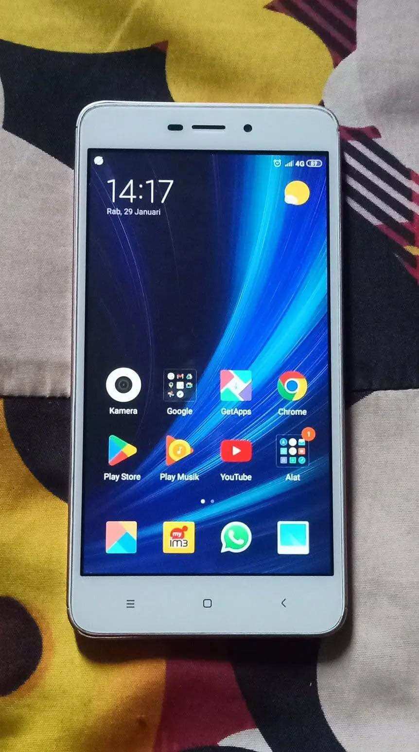 Hp termurah xiomi 5a normal original sinyal 4g ram 2/16gb siap pakai murah garansi Harga  239,000 Ringgit*Penghantaran Percuma