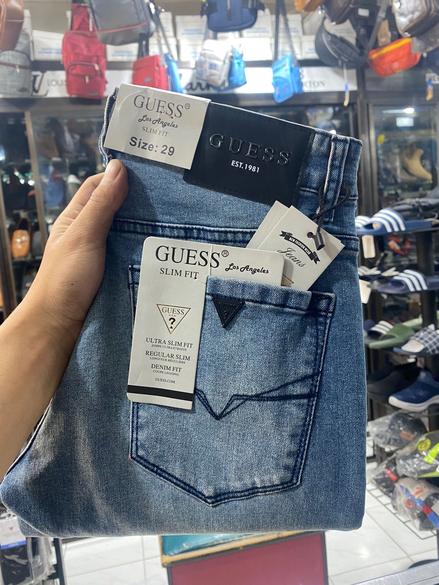 Guess Los Angeles Slim Fit | size 31 | Stretch, Fesyen Pria, Pakaian ,  Bawahan di Carousell