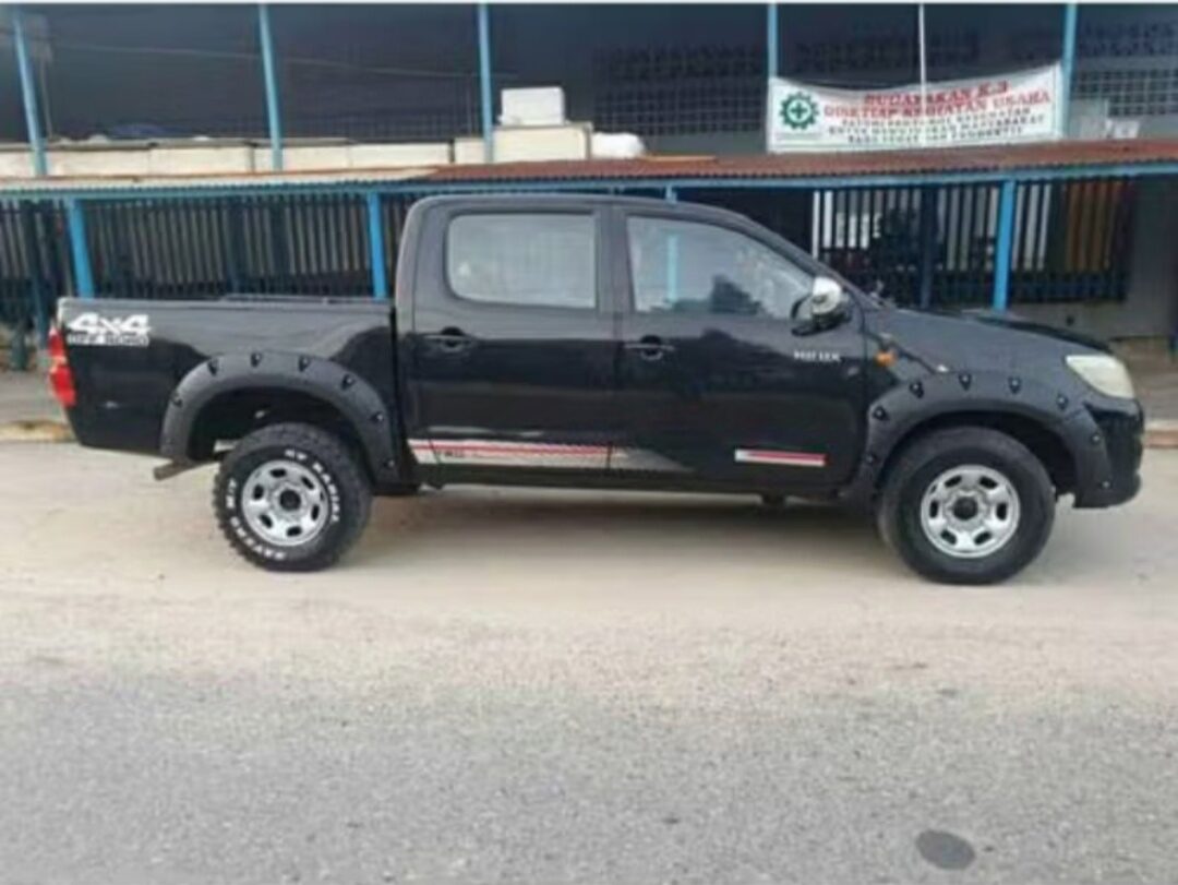 OVER FENDER TOYOTA HILUX VIGO REVO DOUBLE CABIN MODEL BAUT TAHUN 2008-2015 Harga 730,000 rupiah*Gratis Ongkir