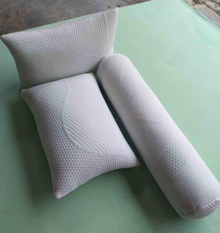 (Package of 2 Pillows + 1 Bolster) Super Soft Memory Foam Harga 119,700 rupiah*Gratis Ongkir