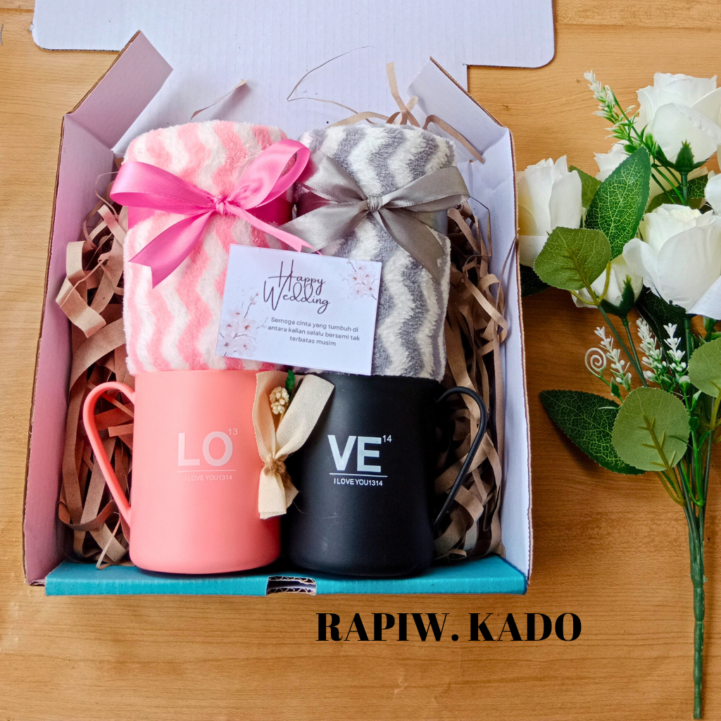 Hampers Pernikahan Handuk dan Cangkir Couple Love | Hampers pernikahan Cangkir Couple | Kado Nikahan