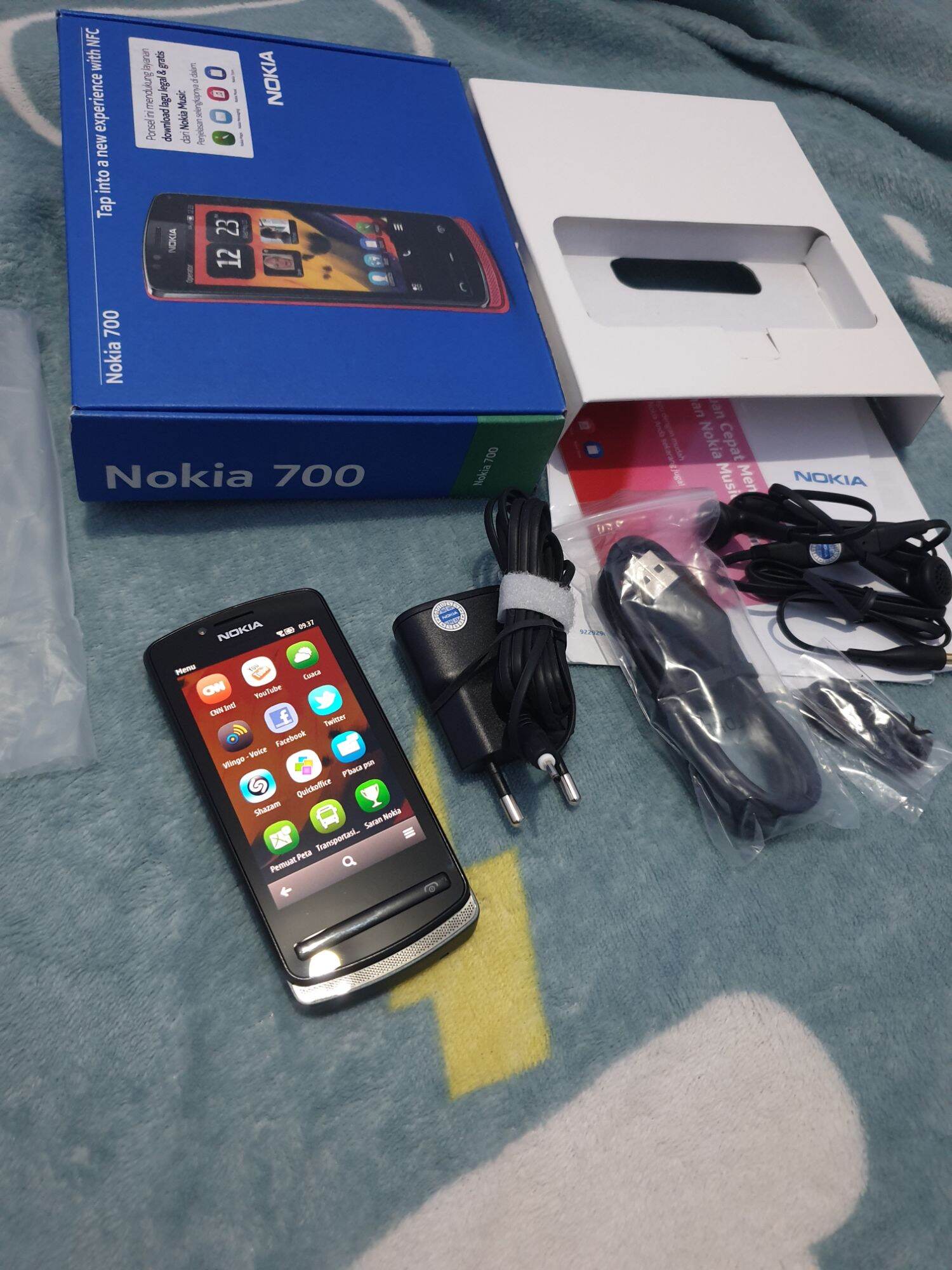 nokia 700 like new original Harga 745,000 rupiah*Gratis Ongkir