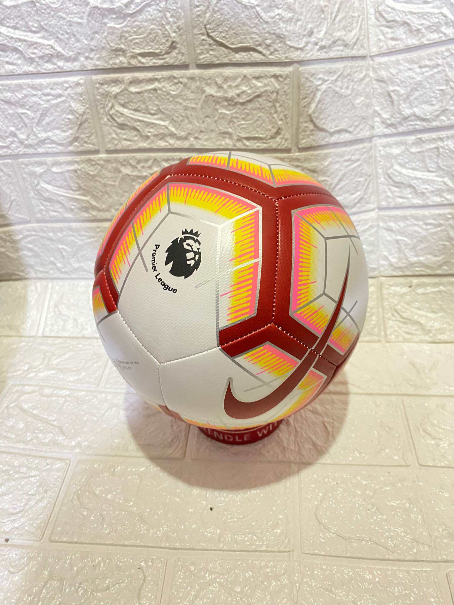 bola sepak nike merlin