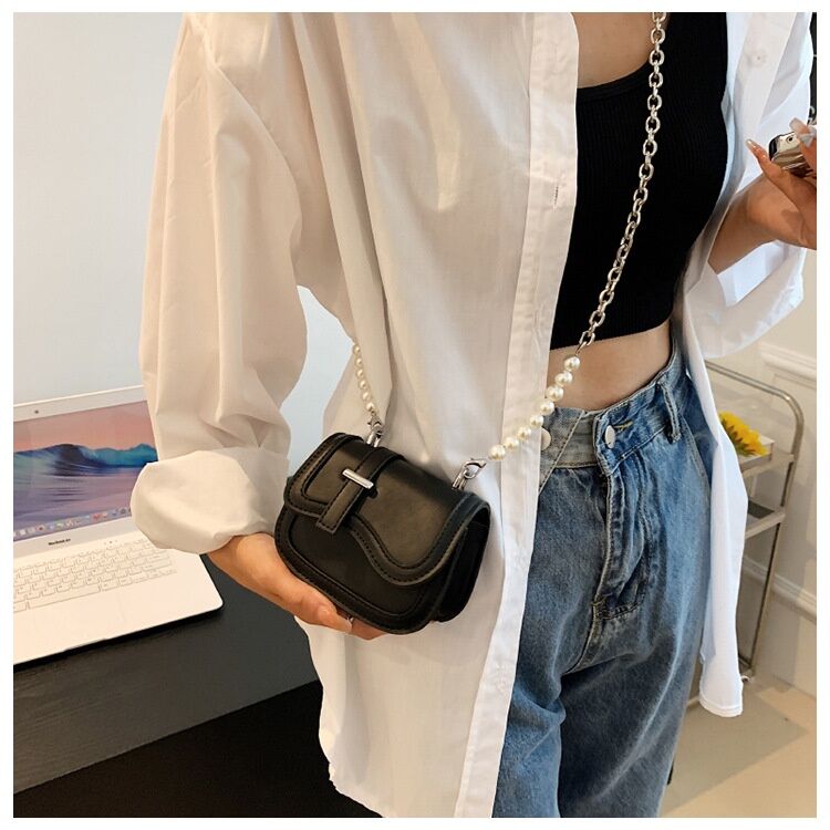 tas selempang mini tas wanita teratai. 