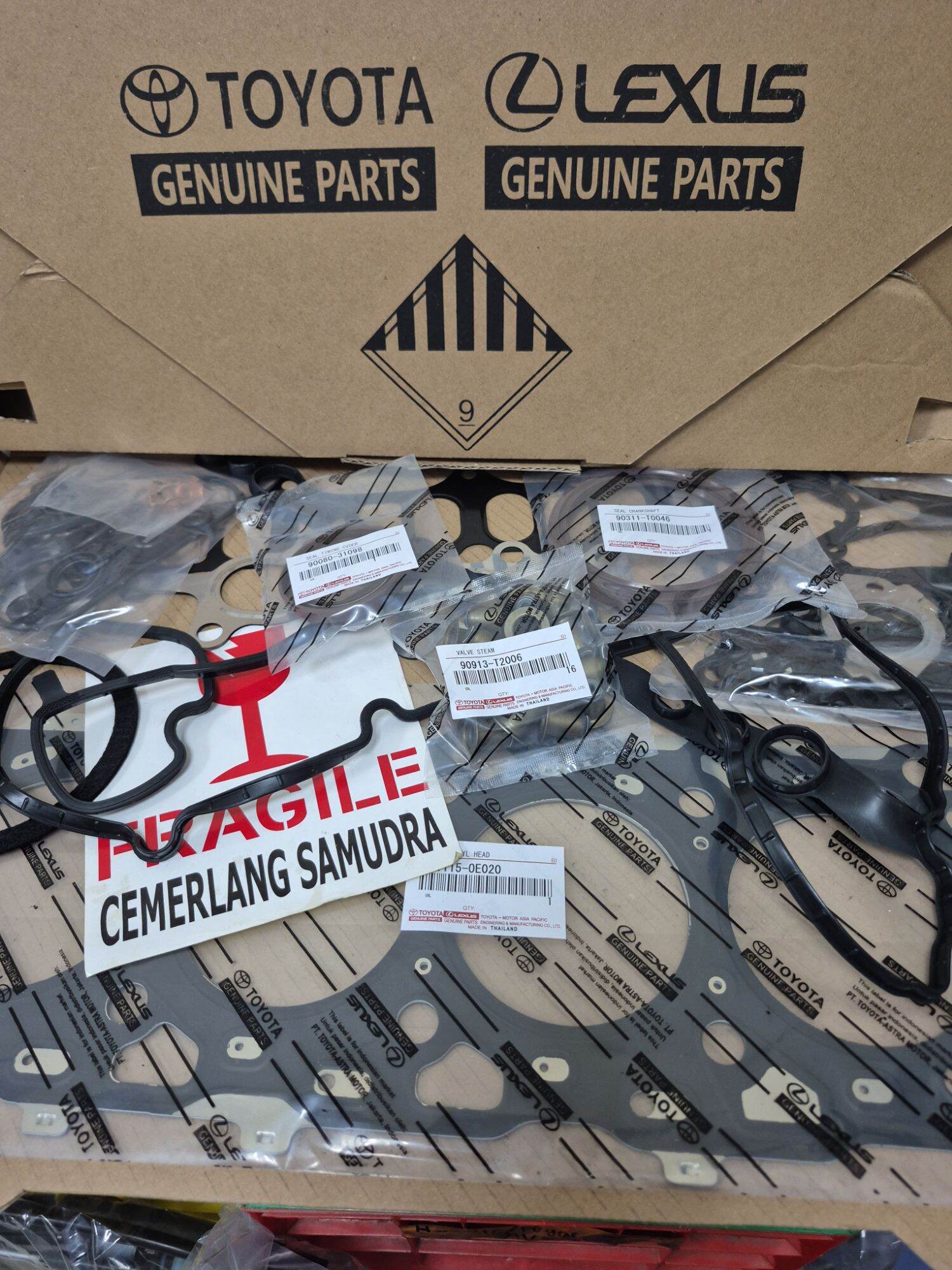 Packing set Fortuner vrz Innova 2.4cc reborn Hilux Revo 2GD FTV Besi 04111-oe040 Harga 1,050,000 rupiah*Gratis Ongkir