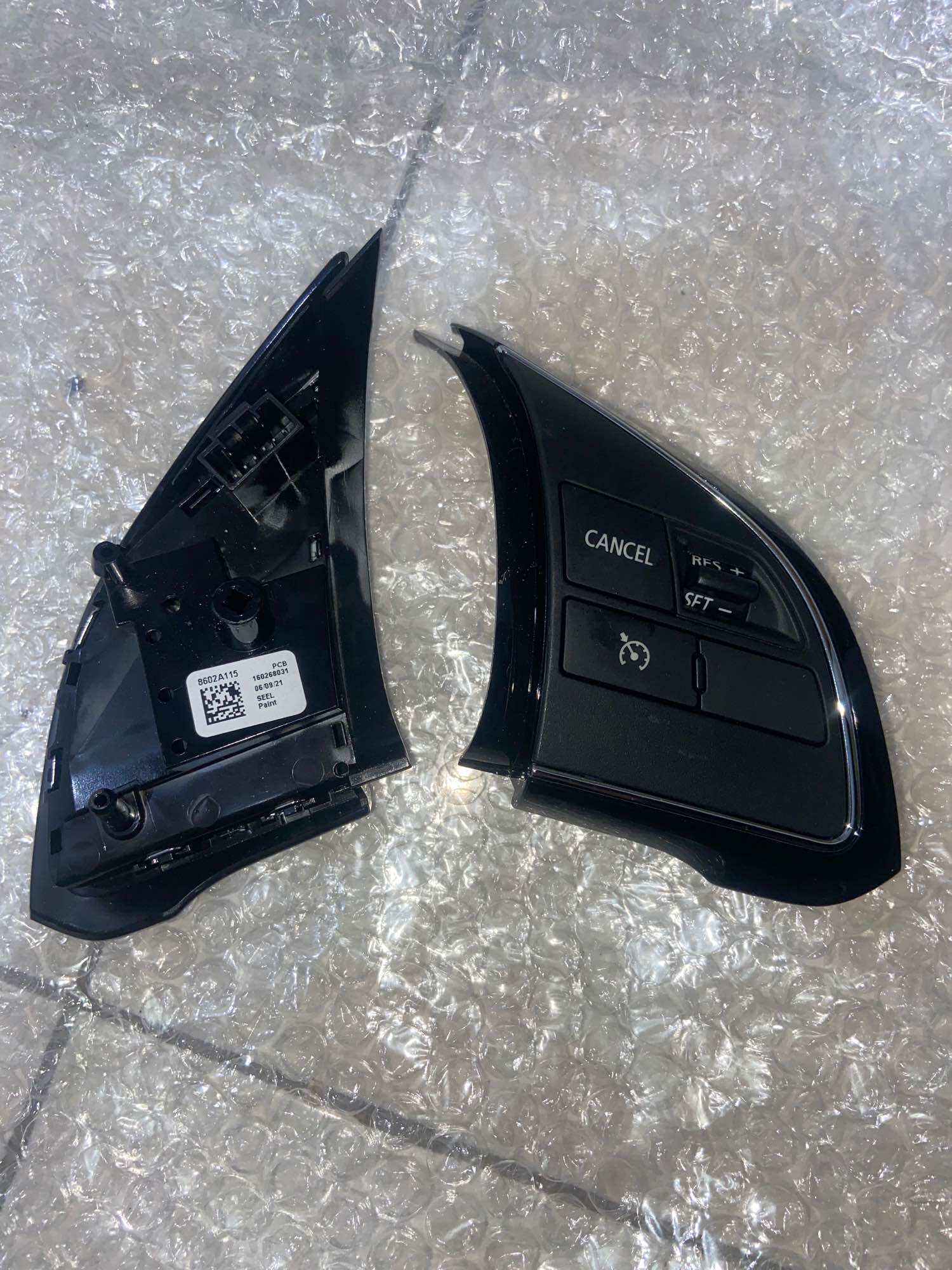 SWITCH SAKLAR TOMBOL CRUISE CONTROL KANAN MITSUBISHI XPANDER-OUTLANDER-LIVINA Giá 1,582,744 Đồng*Miễn phí vận chuyển