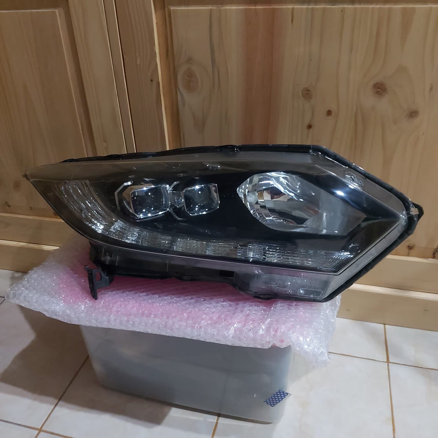 Lampu depan HRV kanan Original Giá 3,875,000 Đồng*Miễn phí vận chuyển
