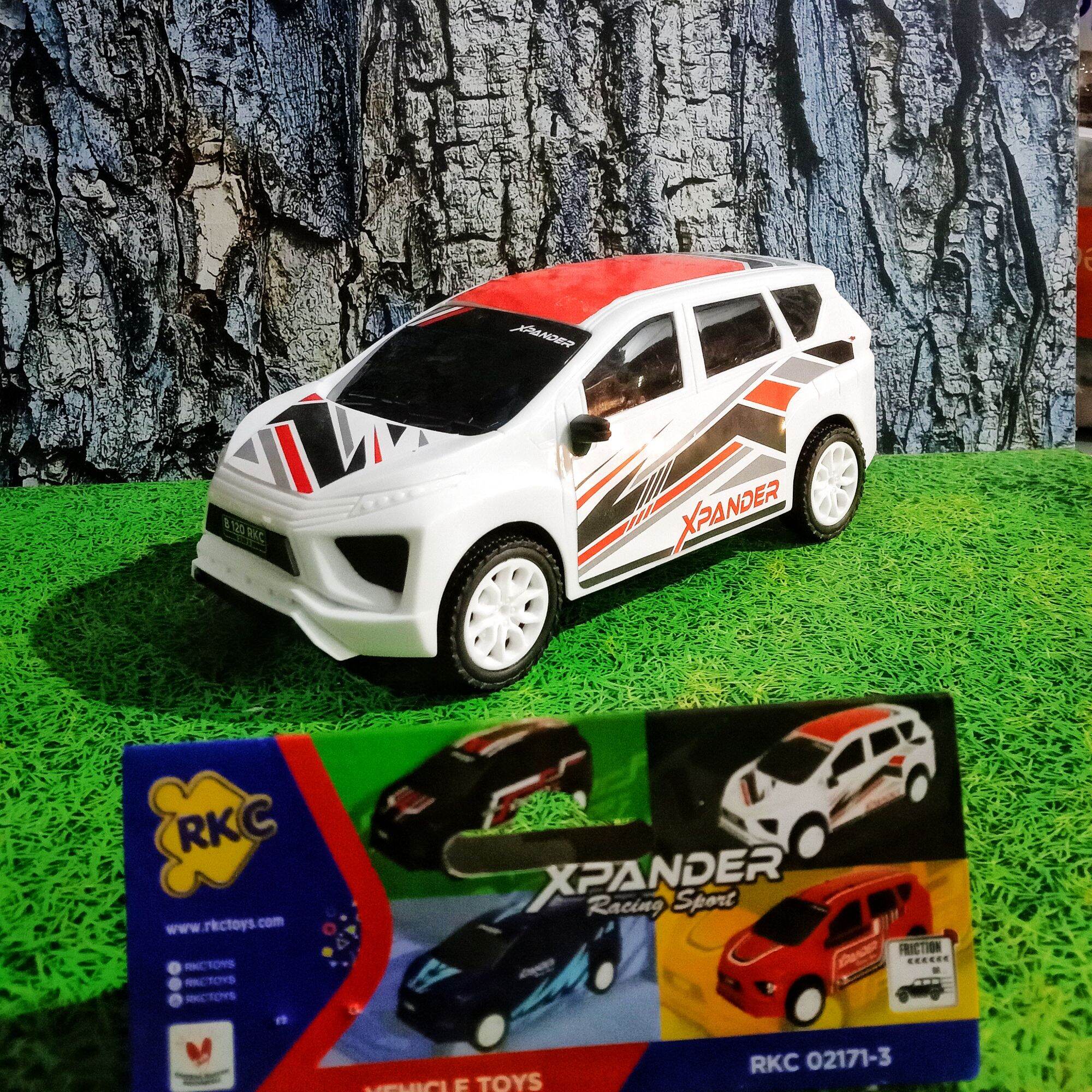 Tomica xpander cheap