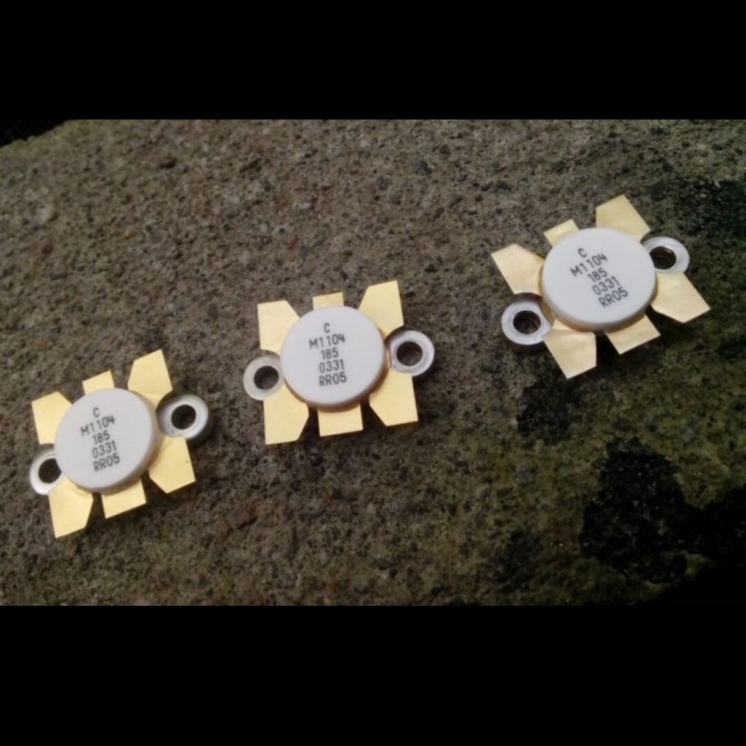 Transistor Militery RF Pemancar HT M1104 75 watt VHF pengganti 2sc2782