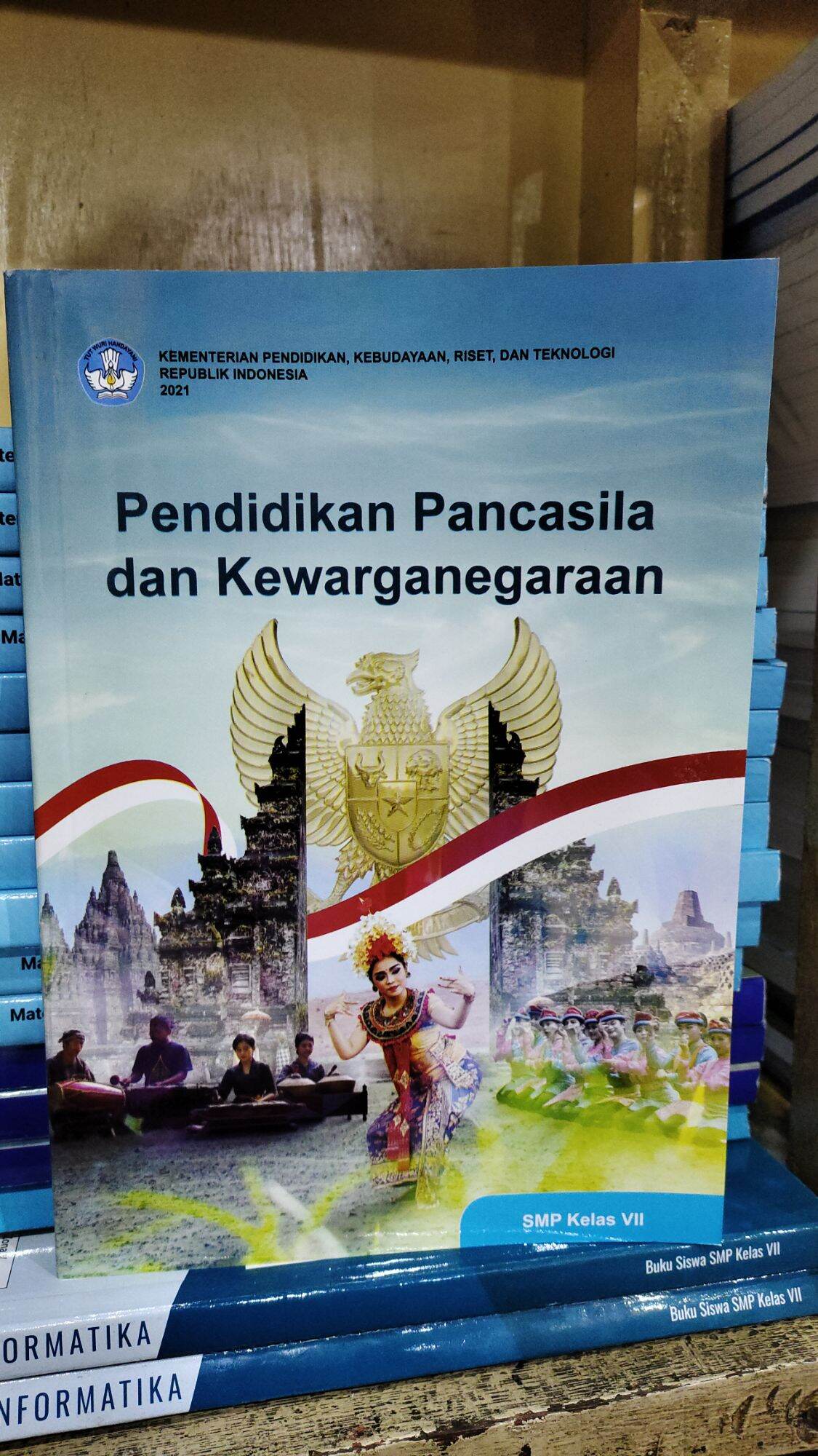 Buku Paket Pkn Kelas 7 Smp Kurikulum Merdeka 2021 Lazada Indonesia