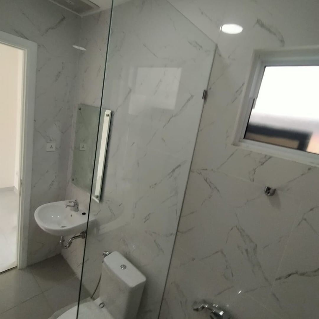 KACA TEMPERED KAMAR MANDI / PARTISI KACA KAMAR MANDI | Lazada Indonesia