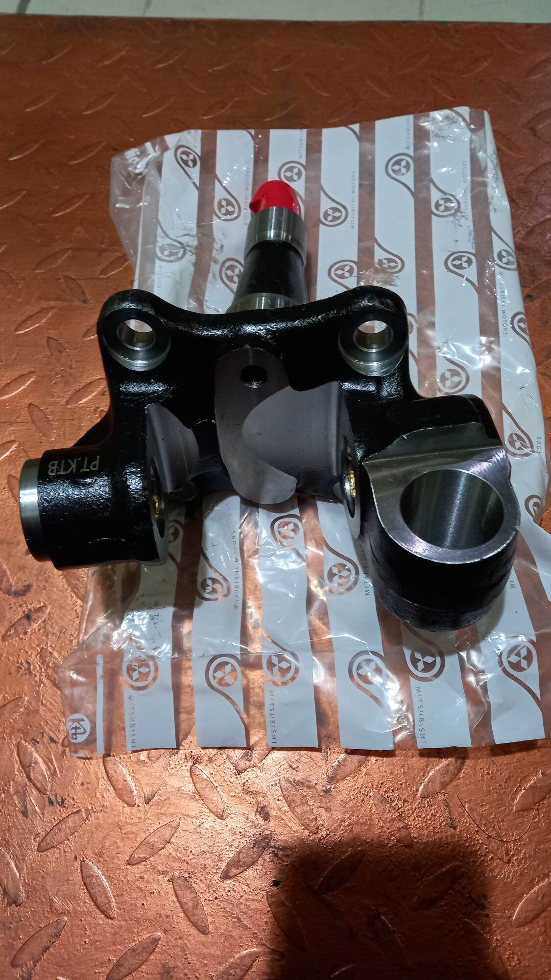KNUKLE ASSY PS125 MK385990 KANAN Harga 1,350,000 rupiah*Gratis Ongkir