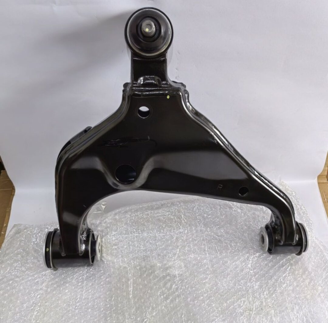 Lower arm atau sayap bawah hilux vigo atau fortuner diesel original Harga 1,100,000 rupiah*Gratis Ongkir