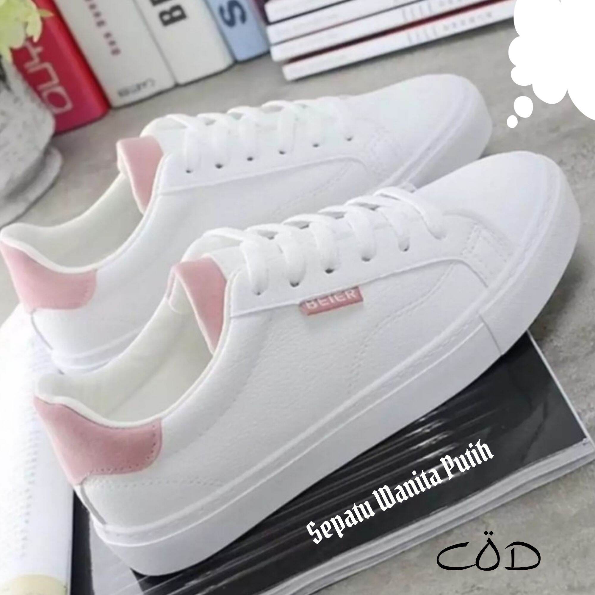 Sepatu Sneakers Wanita Dan Pria Terbaru 2021 Sepatu Sneakers Putih