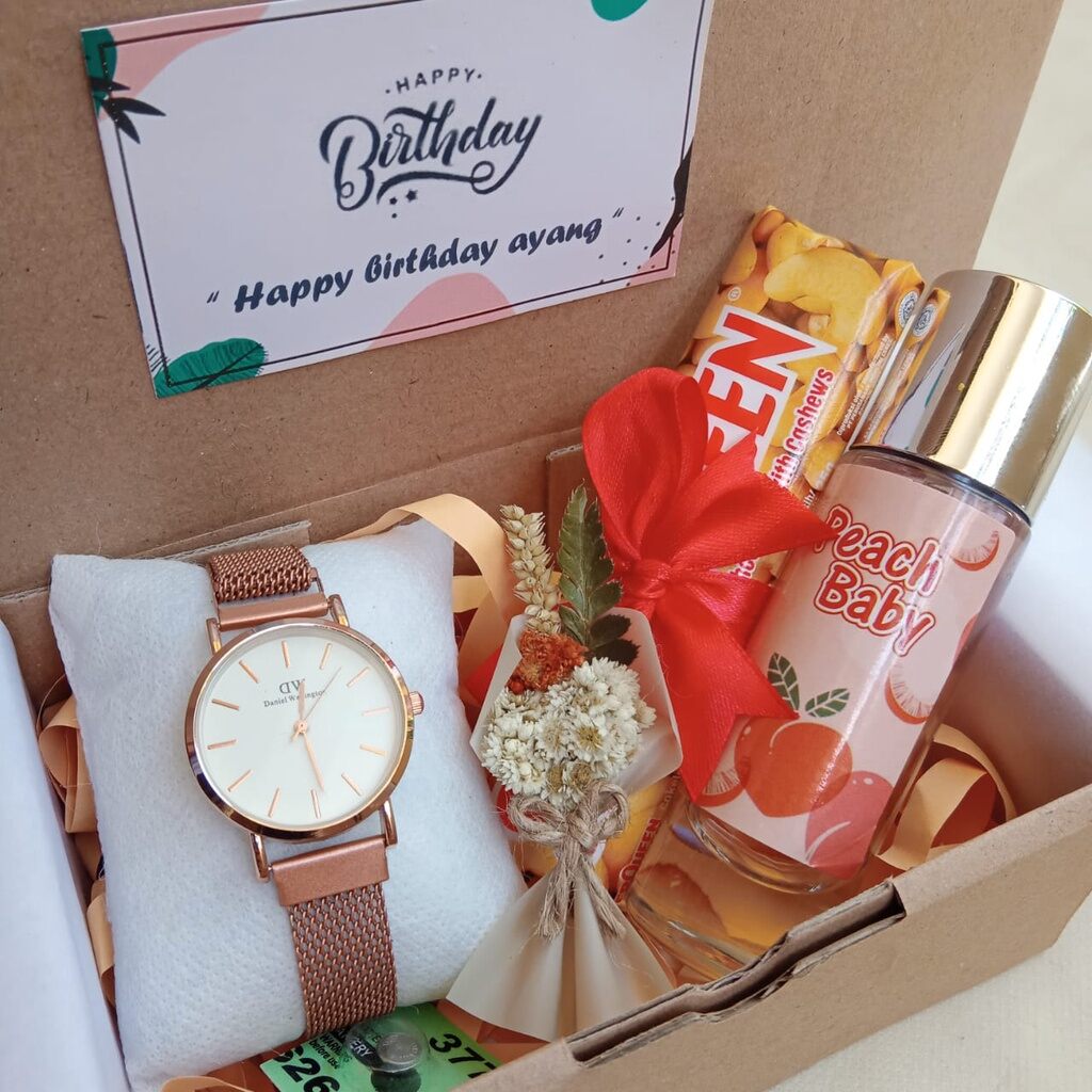 Paket AE Hampers Cewek Cantik hadiah box Kado Ulang Tahun Wanita Teman Keluarga Sahabat Pacar