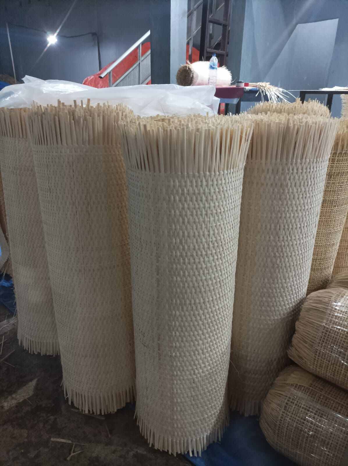 anyaman rotan motif close / rapat