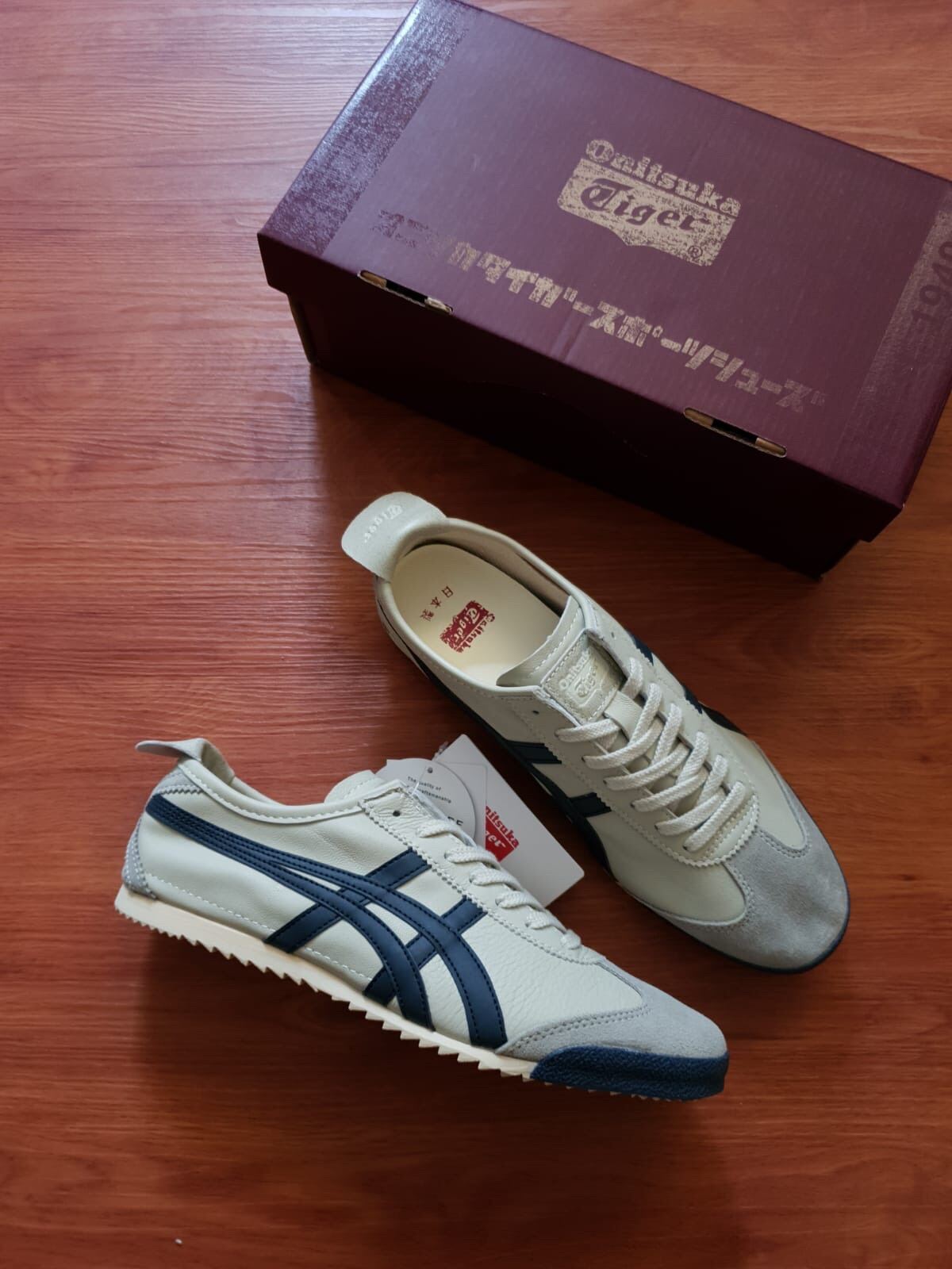 onitsuka tiger putih