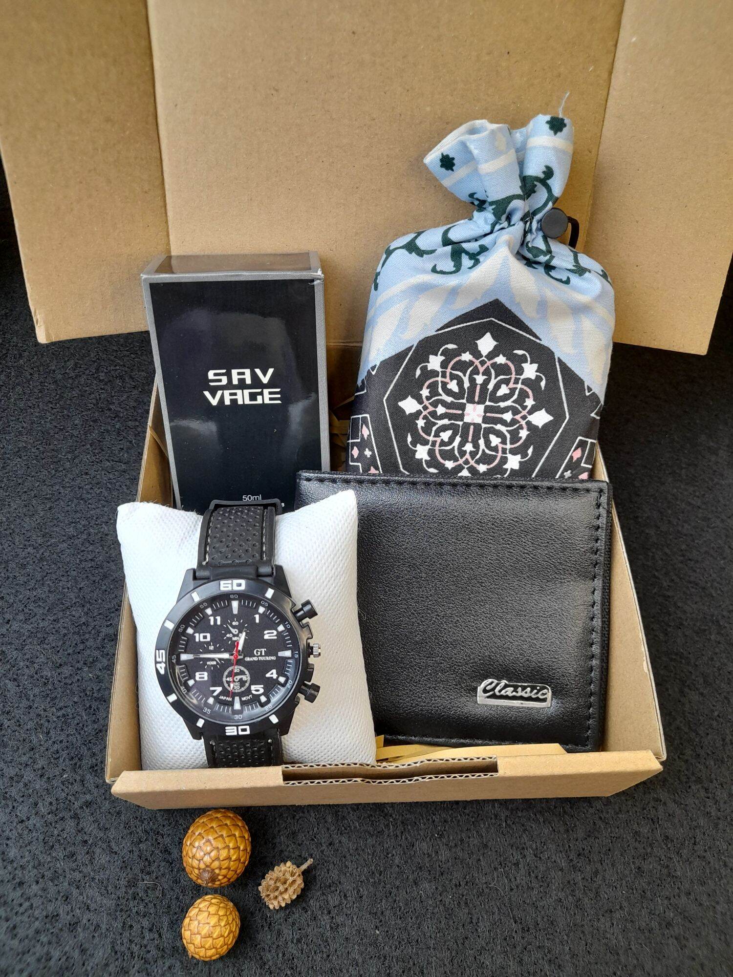 Paket Hampers hadiah box Kado Cowok parfum Sajadah traveling jam tangan dimpat Kado Ultah Anniversary…