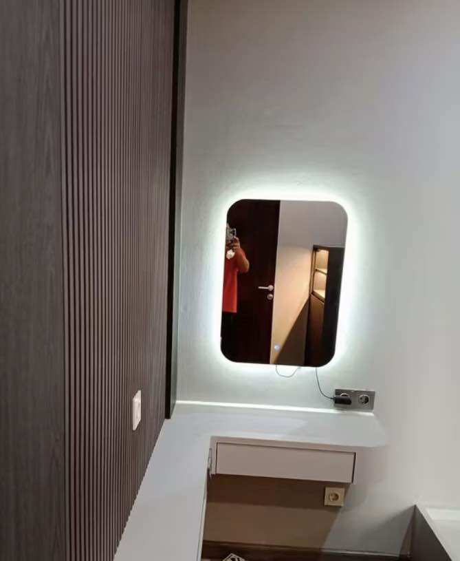 Cermin rias estetik cermin wastafel kamar mandi model persegi TOUCHSCREEN