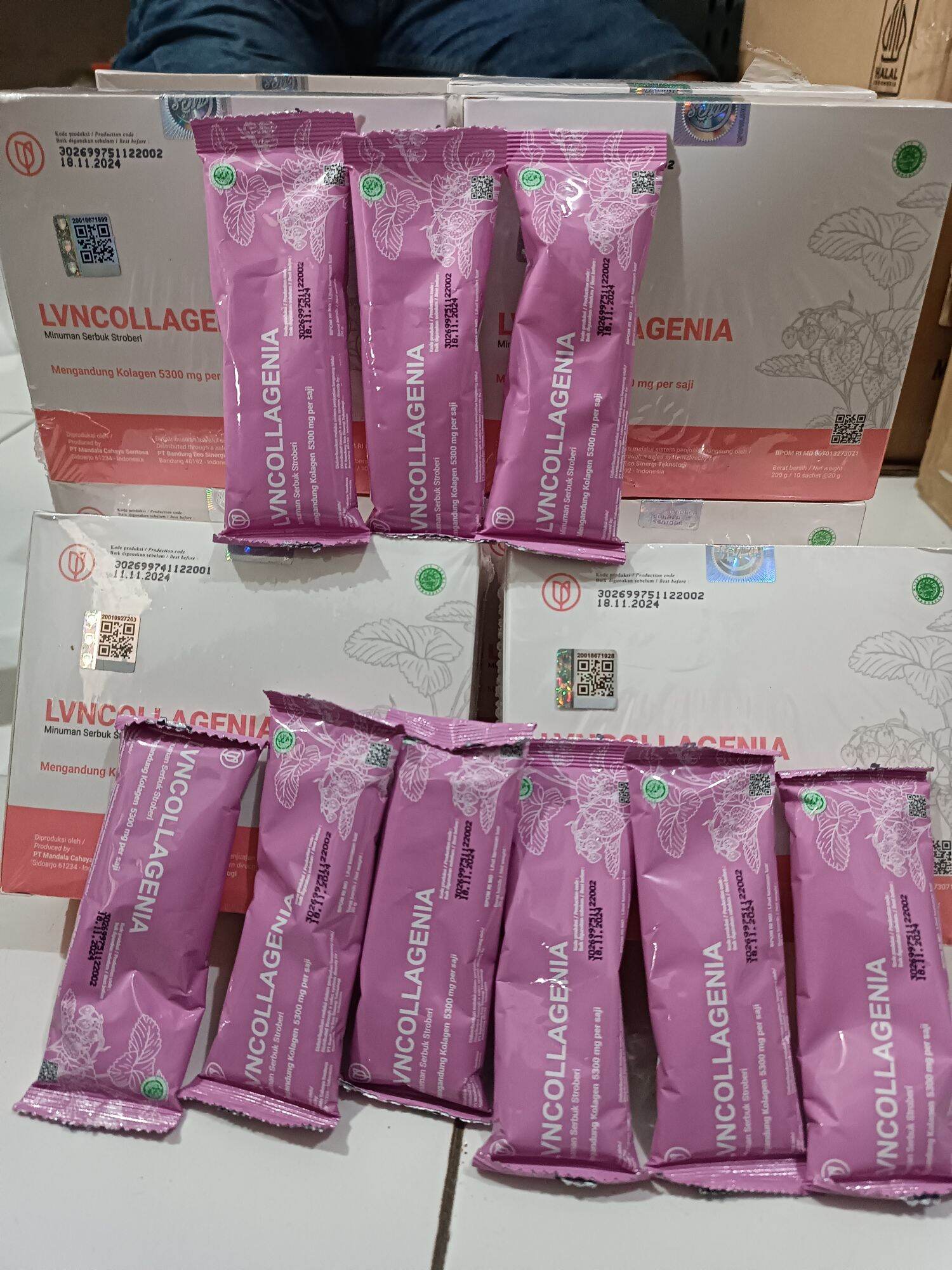 LVN COLLAGEN ORIGINAL 1 BOX ISI 10 SACHET MINUMAN AWET MUDA & SEHAT