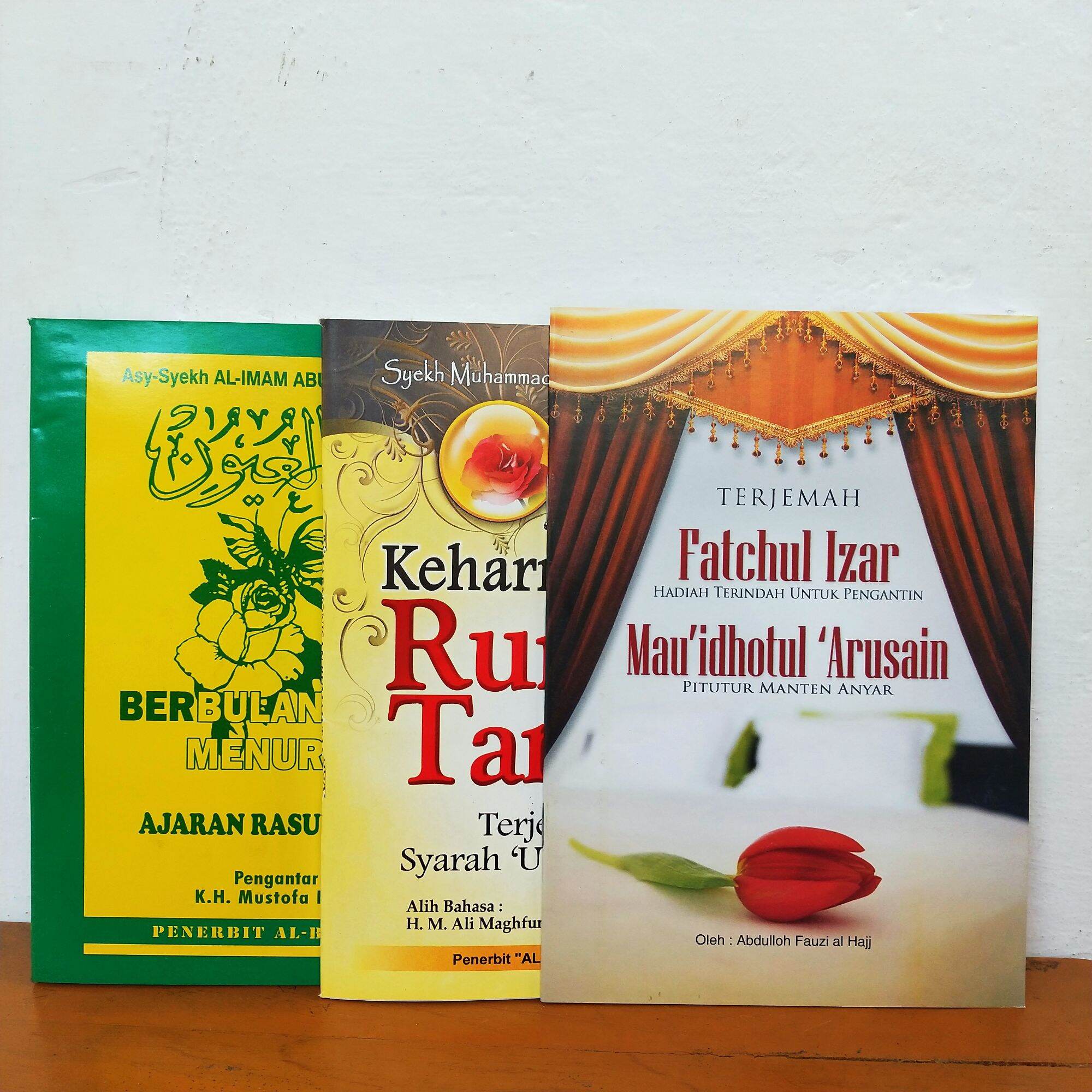 Bokira qizni aldayotgan ayolning jinsiy aloqa videosi