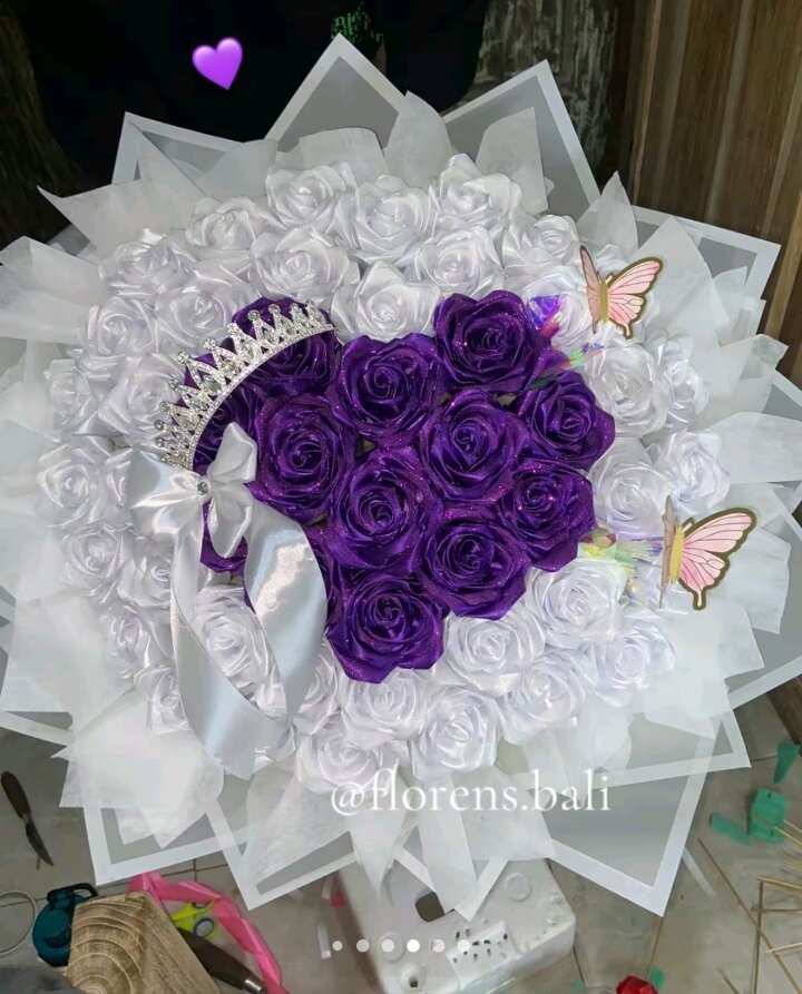Buket satin glitter viral untuk hadiah wisuda, hadiah ultah, hadiah anniversary, hadiah hari guru, had…