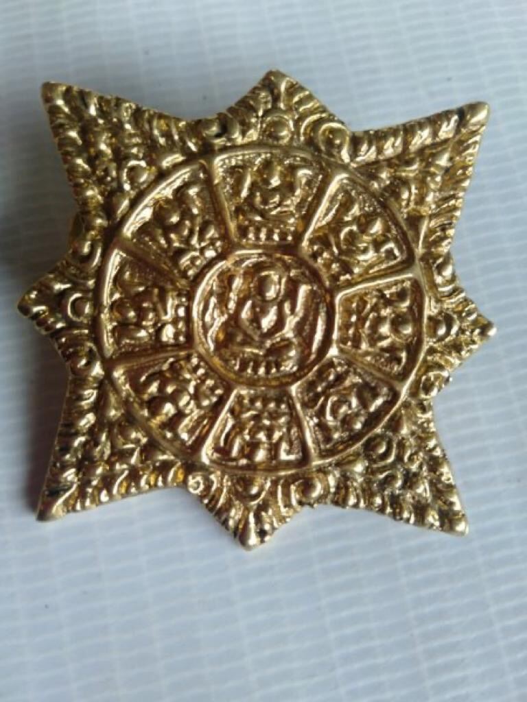 Pin Bros Bross Lambang Emblem Logo Wilwatikta Kerajaan Surya Suriya