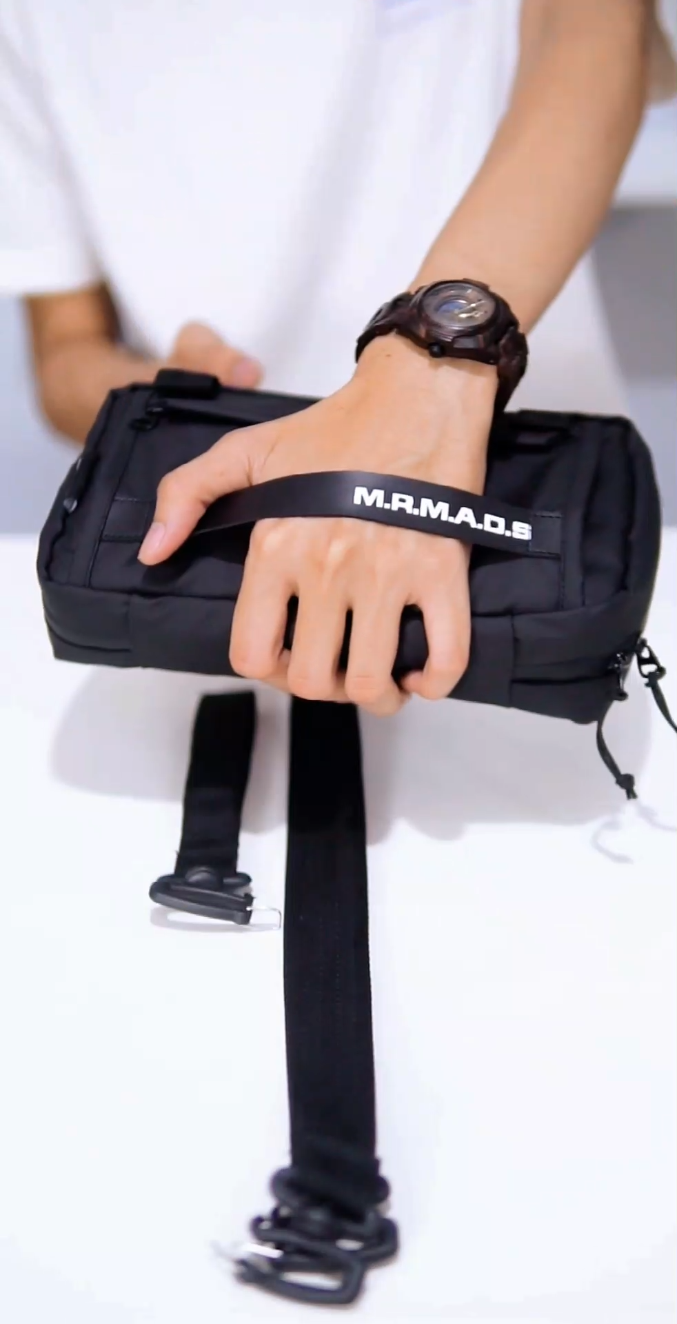Mr Mads - Forlan Clutch bag - Waist bag Sling bag Hand bag Pouch bag Tas  Selempang Tas Pinggang - Multifungsi | Lazada Indonesia