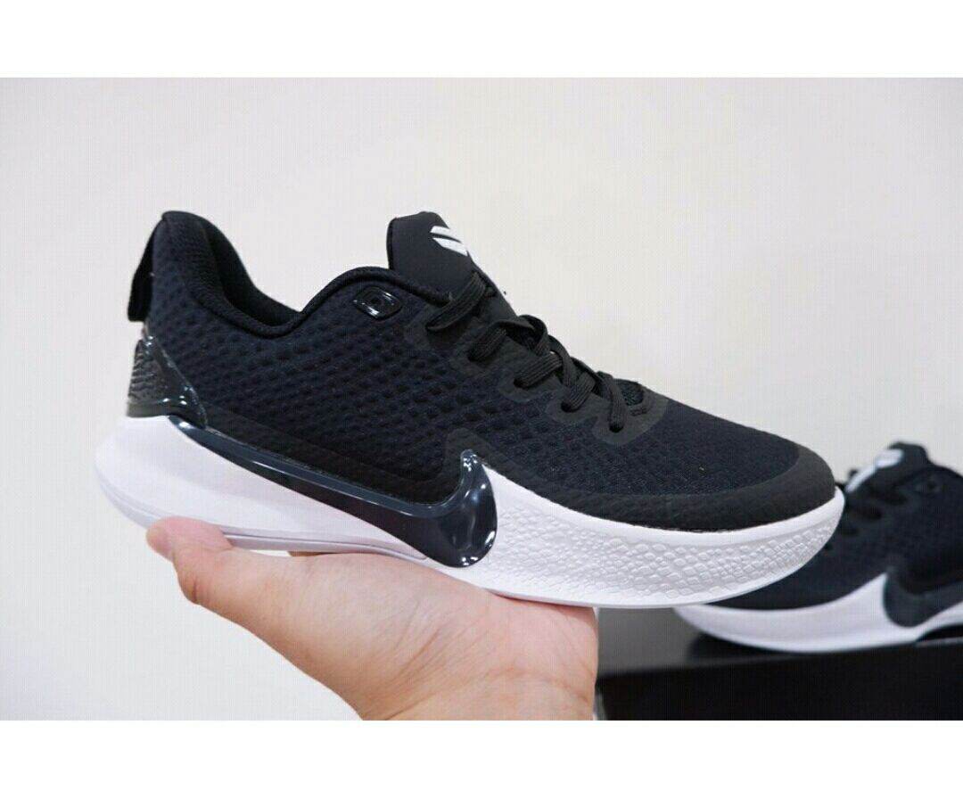 mamba focus black white