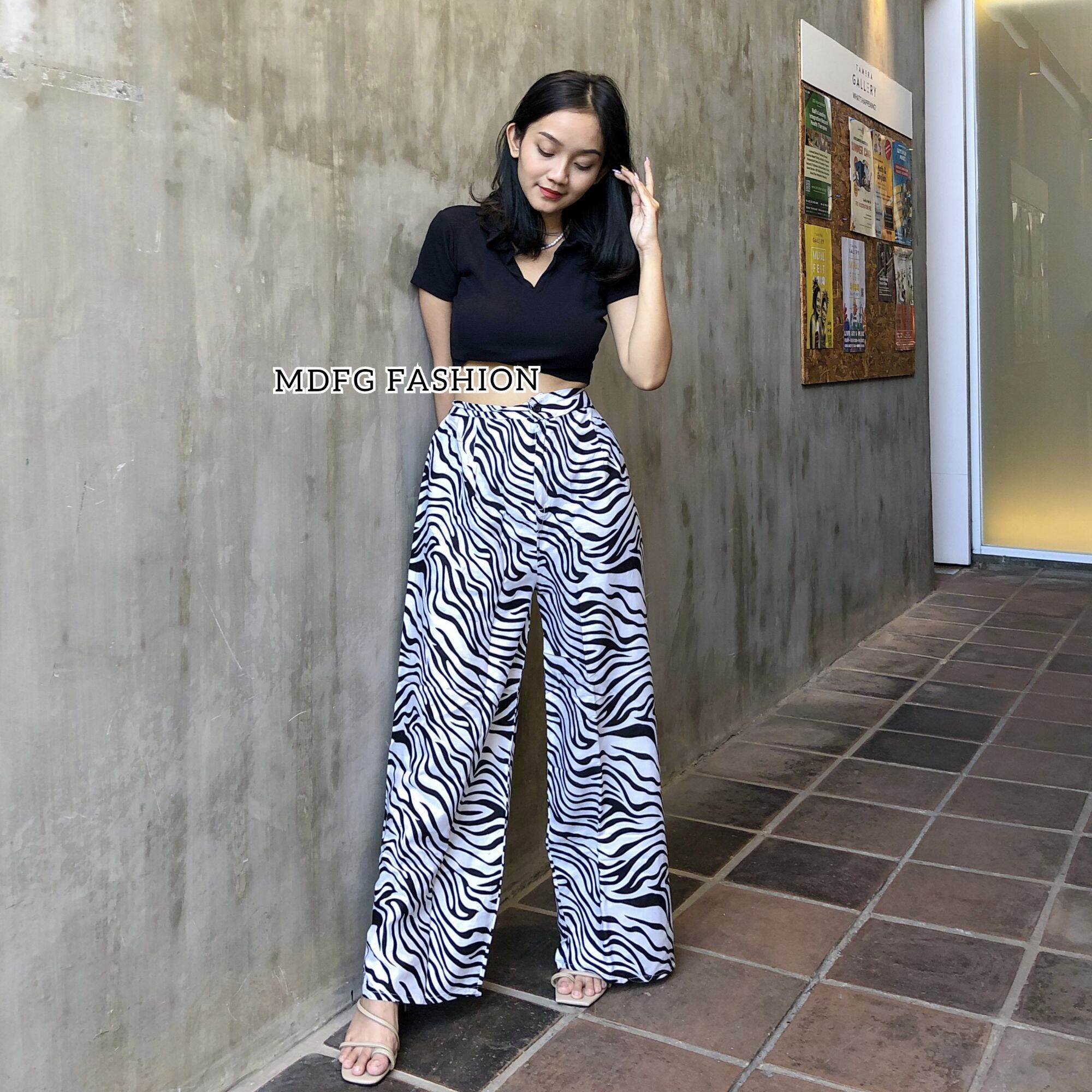 Zoya Berber pornografik filmda rol oynadi Kokraklar va umuman buzuqlik