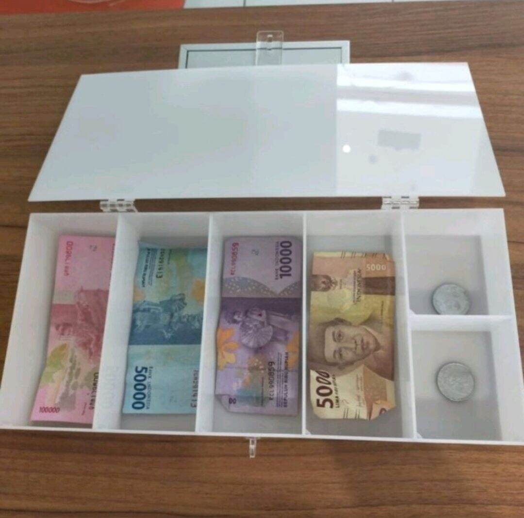 Akrilik Tempat uang 5 slot