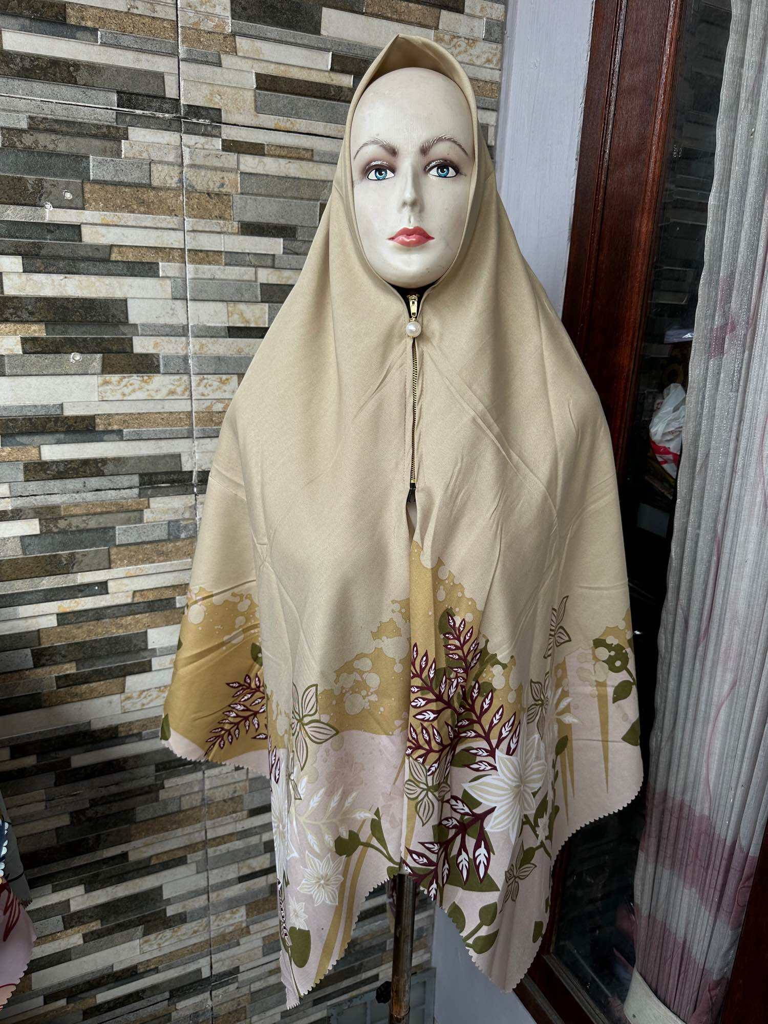 Jual Hijab Kerudung Jilbab Segiempat Maxmara Square Motif Big LV