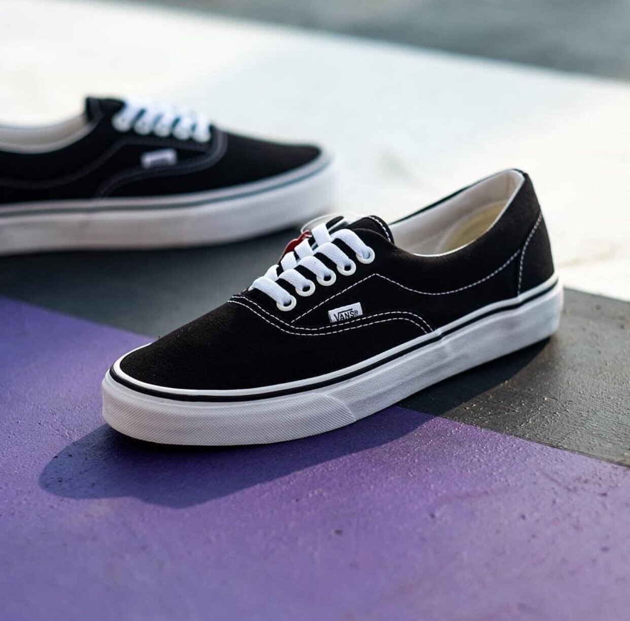 vans sneakers all black