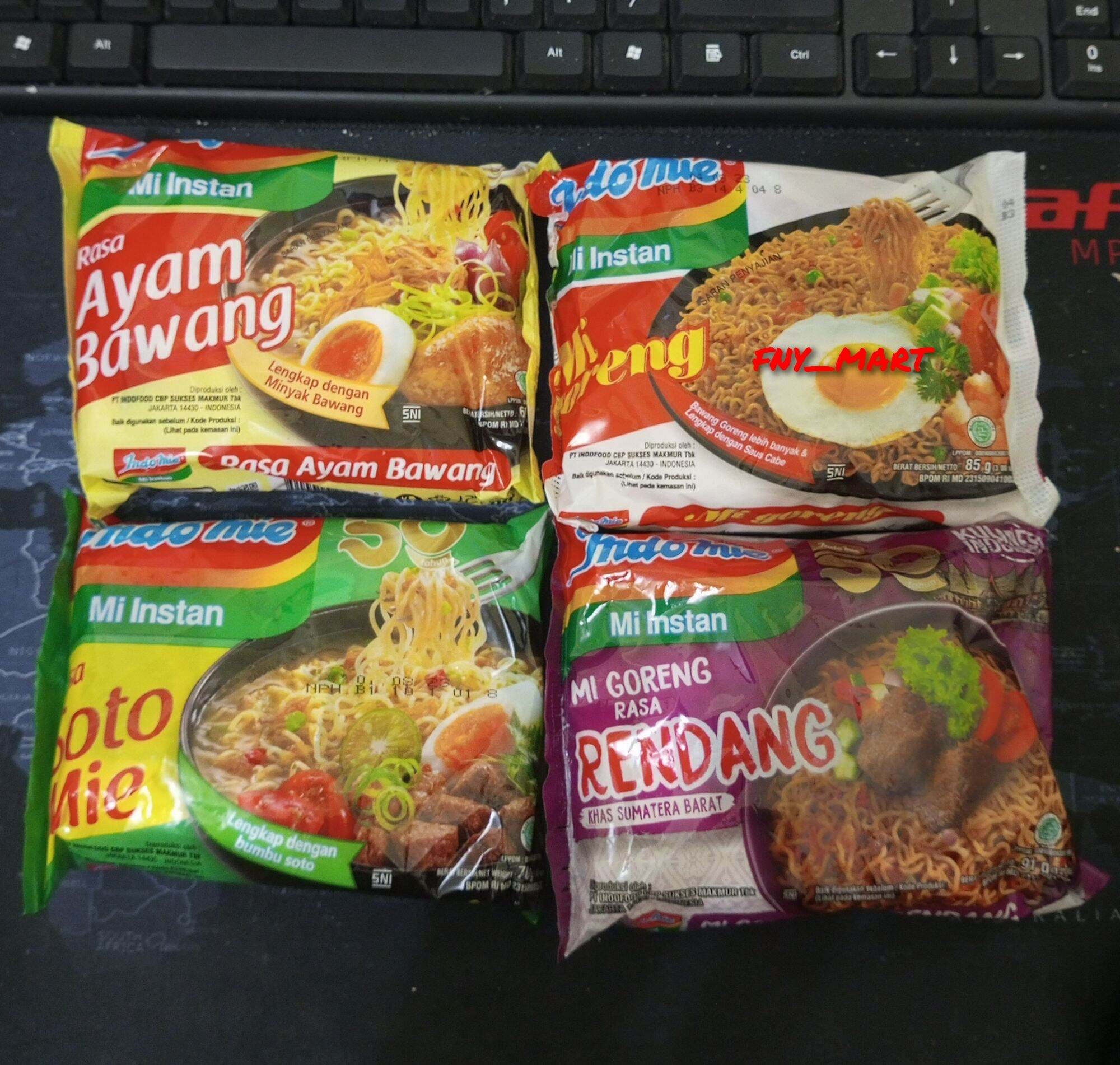 Indomie Kuah / Indomie Goreng / Mie Instan Kuah & Goreng / INDOMIE GORENG. 