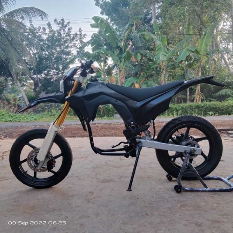 frame rangka bodyset body full Rolling sasis CRF 150L Sumo Supermoto paket hemat PNP MESIN : TIGER, MP mono, mp Primus, VERZA satria fu satria fu 150 CB150R OLD LAMA INJEKSI VIXION OLD LAMA bebas request stiker decal custom Harga  9,990,000 Ringgit*Penghantaran Percuma