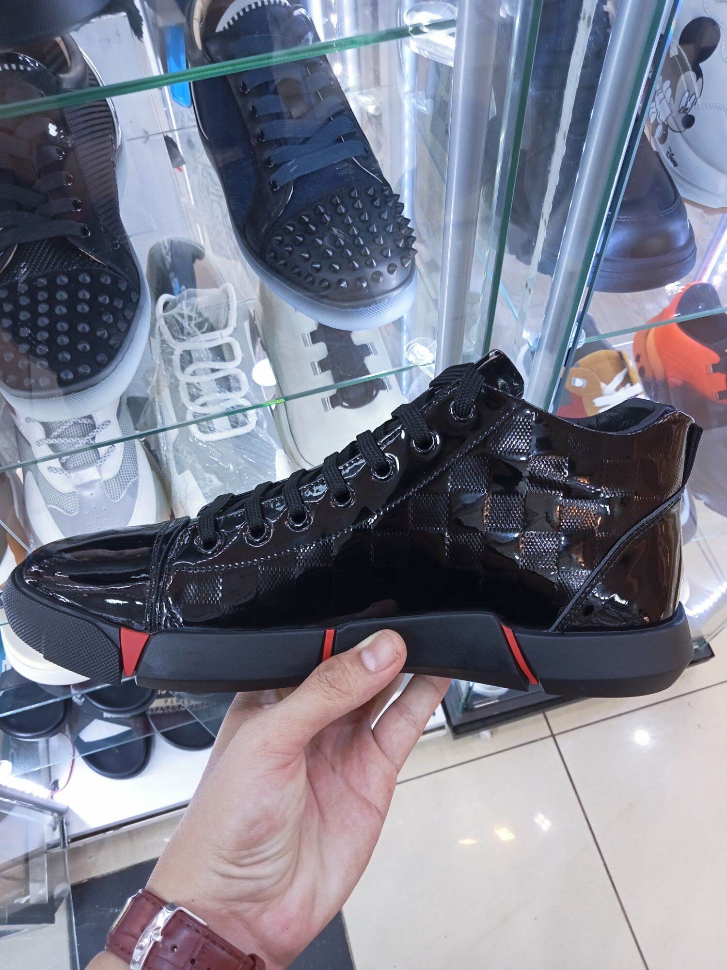 Jual Sepatu Louis Vuitton Terbaru - Oct 2023
