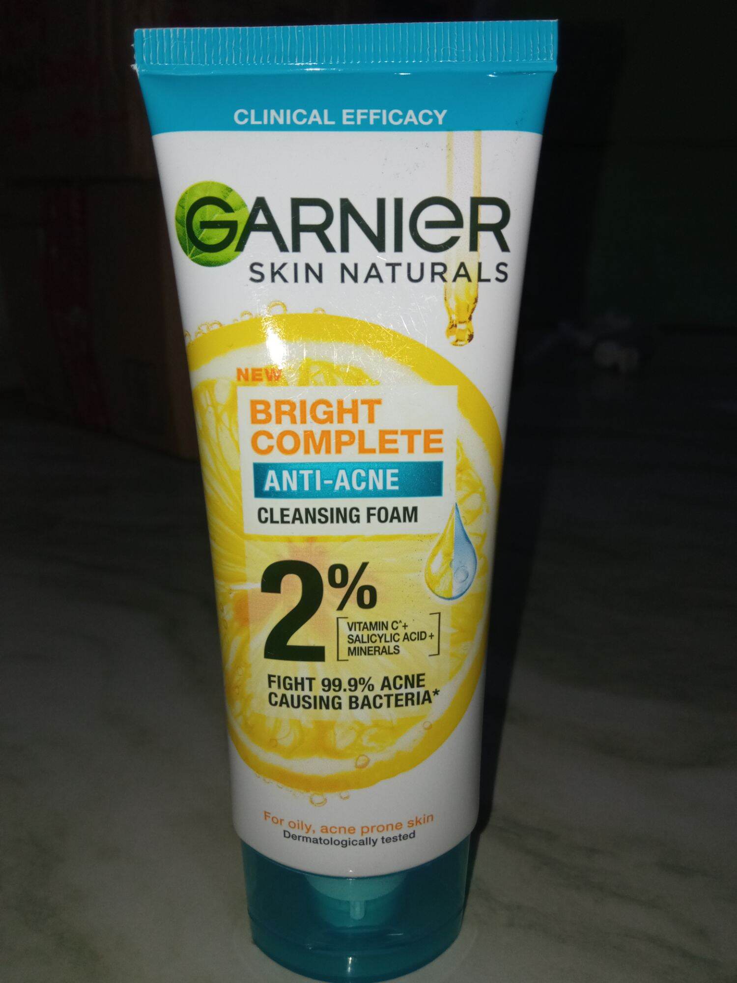 Pembersih Wajah Lawan Jerawat Garnier Bright Complete 3in1 Anti Acne