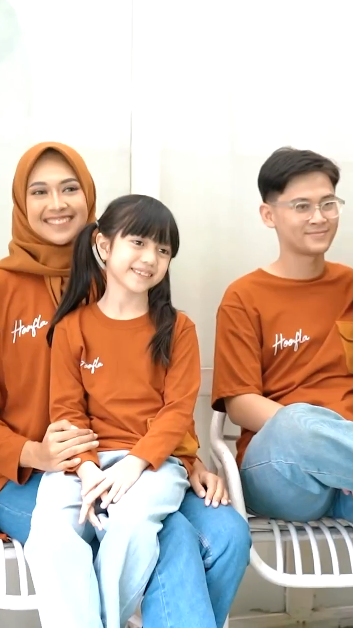 Kaos Sarimbit Keluarga Couple Anak Ayah Bunda HooflaKids Setelan Baju Couple Warna Orange Lukita