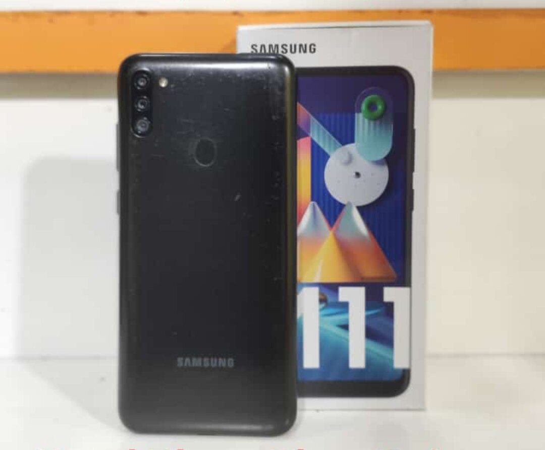 second Samsung m11 ram 3/32 fullset normal Harga 1,299,000 rupiah*Gratis Ongkir