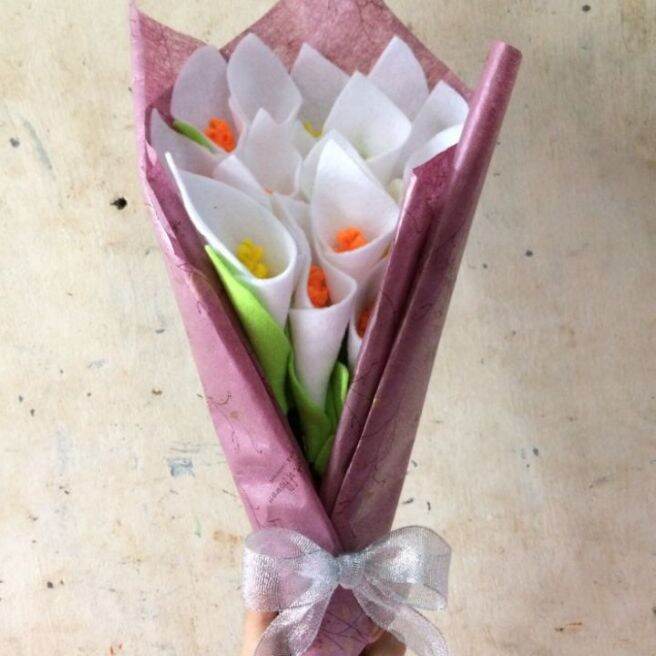 Promo Buket Bunga Flanel Kado Wisuda Motif Bunga Lily. | Lazada Indonesia