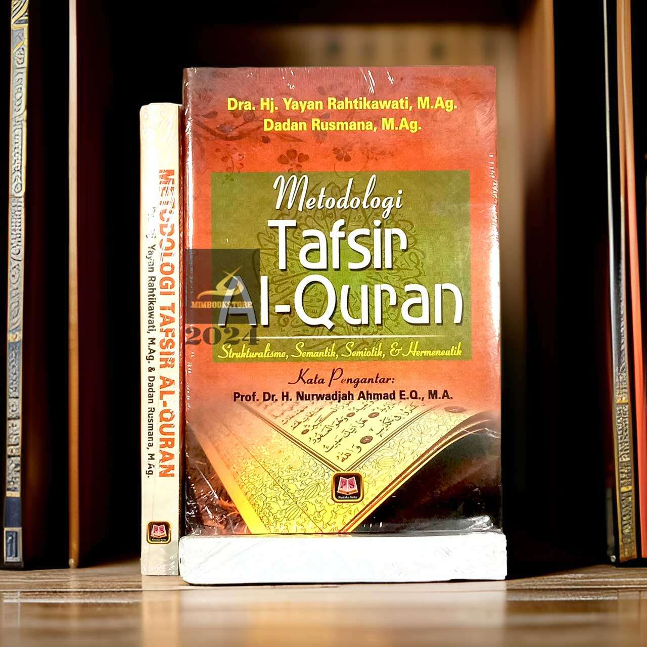 Onlayn porno tomosha: Men singlimning mushukiga kiraman