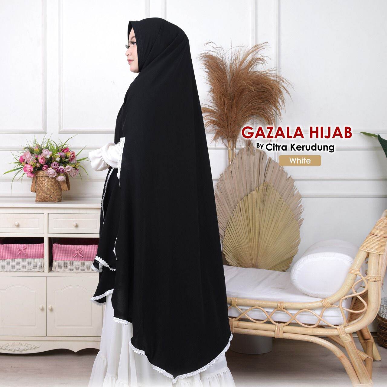 Jilbab Renda Jilbab Jumbo model Handsplit belah samping bahan jetblack MTH Lis renda ...