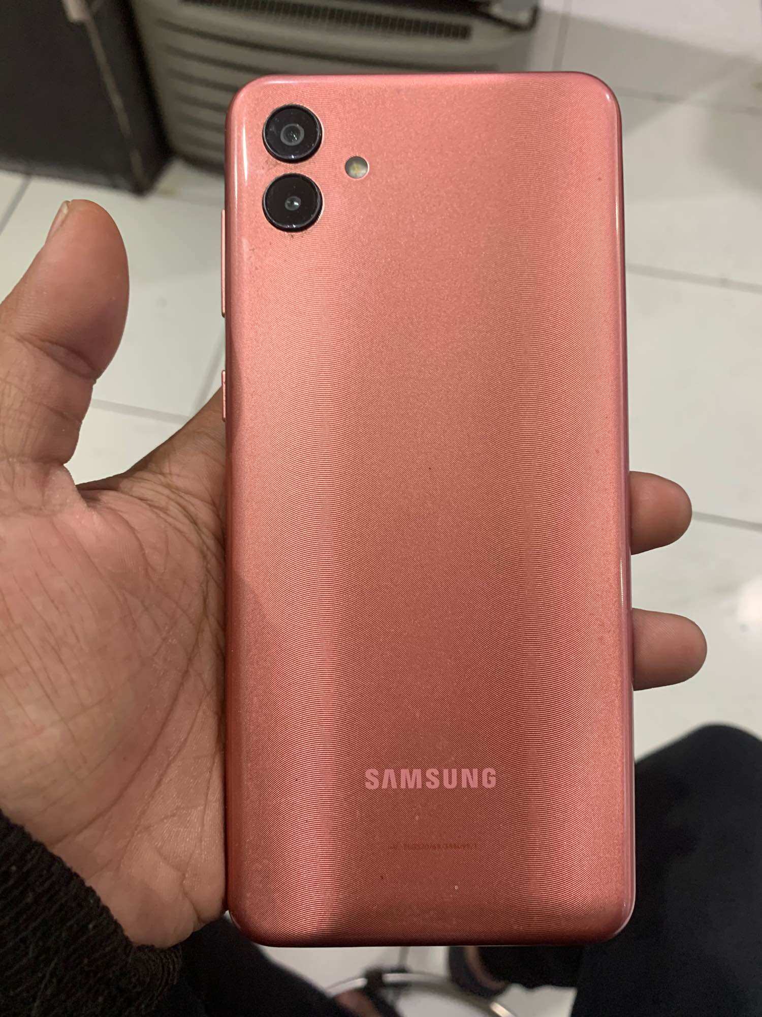 Handpone samsung a04 Giá 3,500,000 Đồng*Miễn phí vận chuyển