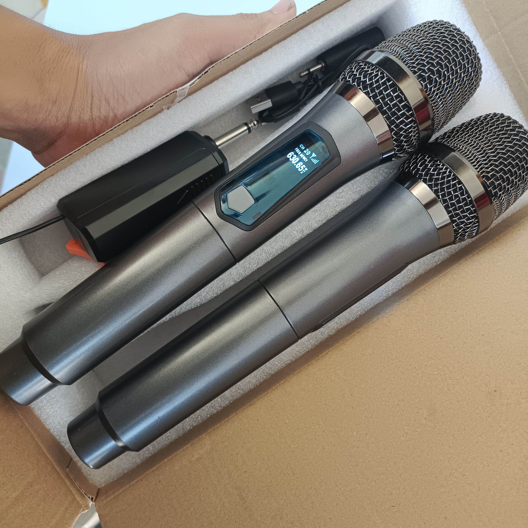 50m professional microphone microphone mic charge 2 steady quality Doble rechargeable Wall clear mic Harga 176,453 rupiah*Gratis Ongkir