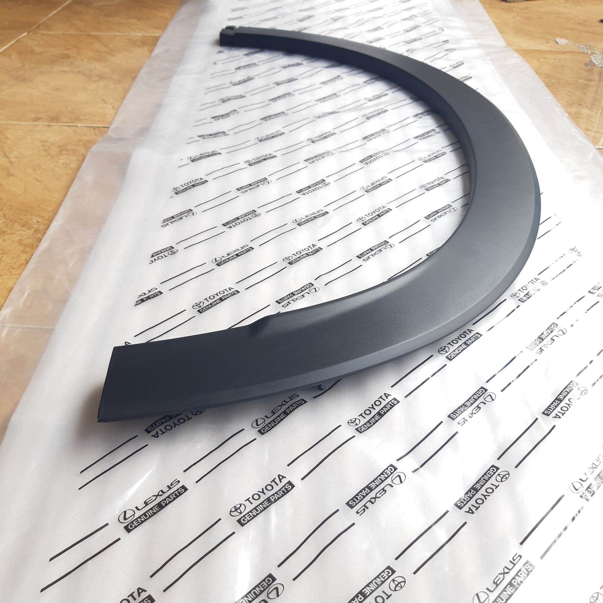 Over Fender Rush Terios Bagian Belakang 2018 - 2024Original Harga 300,000 rupiah*Gratis Ongkir