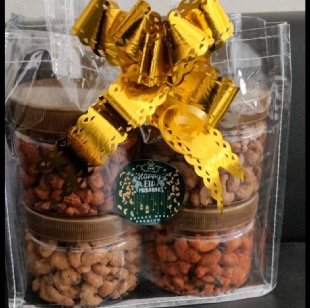 Hampers Kacang Mede isi 4 Toples