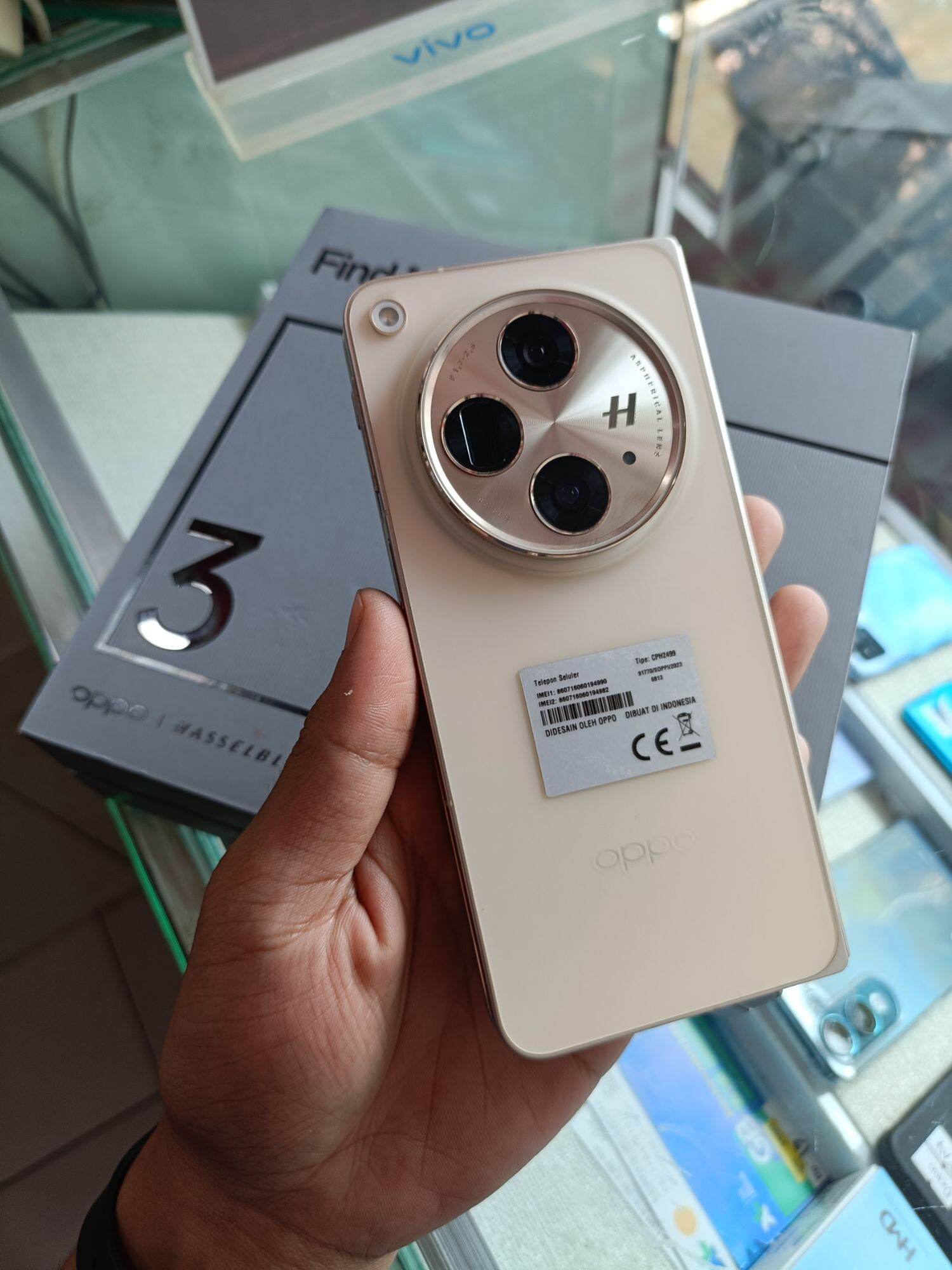 Second Oppo Find N3 Fold 5G - 16 512 GB ( Fullset , Garansi ) Harga  11,500,000 Ringgit*Penghantaran Percuma